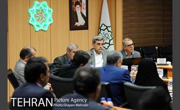 شوراى معاونین شهردار، شهرداران مناطق، مدیران عامل سازمان ها، شرکت ها و موسسات شهردارى تهران 21