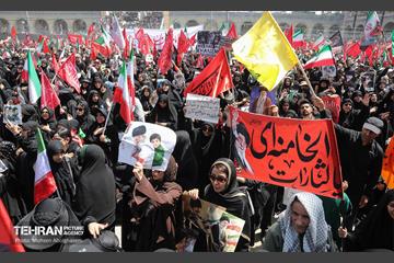 اقامه نماز بر پیکر آقای شهید ایران - 1 7