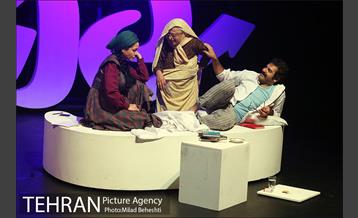 نمایش شب دشنه های بلند‎ 9