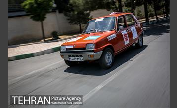 رقـابت یکصد خودرو در رالی تهران  25