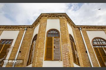 عمارت ظهیرالاسلام 12