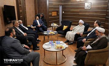 دیدار شهردار تهران با آقای قدیری ابیانه و آیت الله اختری 2