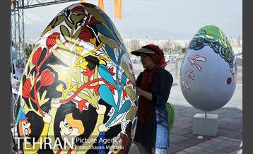 جشنواره تخم مرغ رنگی در میدان آزادی 3