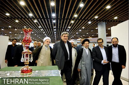 بازدید شهردار تهران از نمایشگاه عطر سیب 4