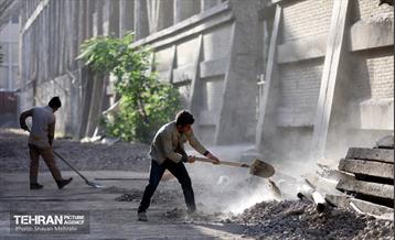 بازدید معاون علمی و فناوری رئیس‌جمهور از کارخانه سیمان ری 1