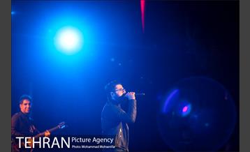 اجرای کنسرت موسیقی حامد همایون 3