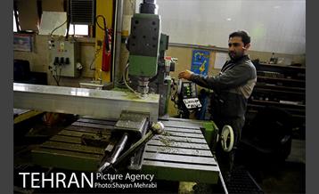 بازدید معاون اول رئیس جمهور به همراه شهردار تهران از کارخانه واگن‌سازی تهران 9