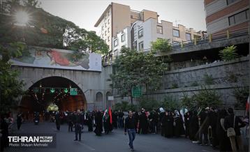 اقامه نماز بر پیکر آقای شهید ایران - 3 37