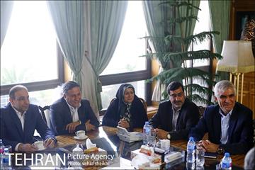 اولین جلسه محمد علی افشانی در دفتر شهردار تهران 20