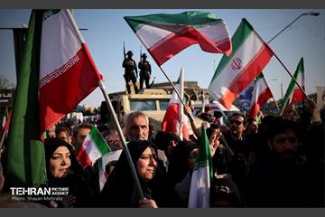 بدرقه شهیدان تنگسیری و اسحاقی توسط اهالی پایتخت 11