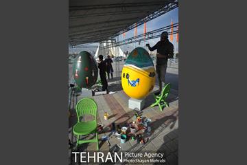 جشنواره تخم مرغ رنگی در میدان آزادی 25