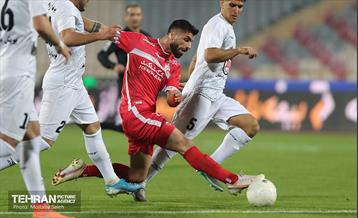 دیدار تیم های فوتبال پرسپولیس و ذوب آهن  5