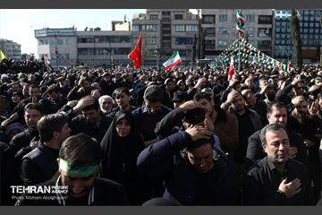 اجتماع مردم تهران در پی شهادت رهبر انقلاب - 2 45