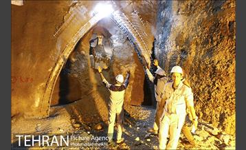 مراسم اتصال جبهه های حفاری شمالی و جنوبی تونل زیر گذر استادمعین 15