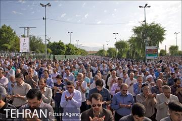 نماز عید فطر به امامت رهبر انقلاب 38