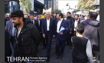 حضور شهردار تهران در راهپیمایی 13 آبان 3