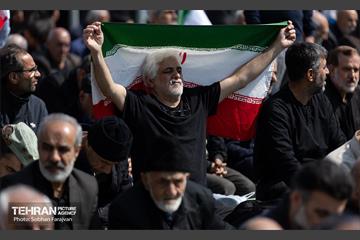 اقامه نماز جمعه در مصلی امام خمینی(ره) در تهران 53