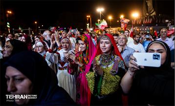 جشن وحدت در میدان انقلاب اسلامی