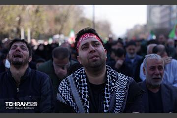 اجتماع مردم تهران در پی شهادت رهبر انقلاب - 1 21