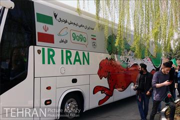 رونمایی از اتوبوس تیم ملی با طرح یوزپلنگ