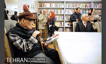 افتتاح «کافه کتاب ققنوس» در هفته کتاب 11