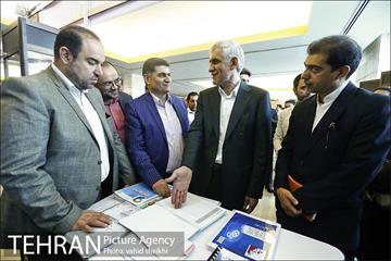 بازدید شهردار از نمایشگاه دستاوردهای معاونت توسعه منابع  انسانی شهردار تهران 9