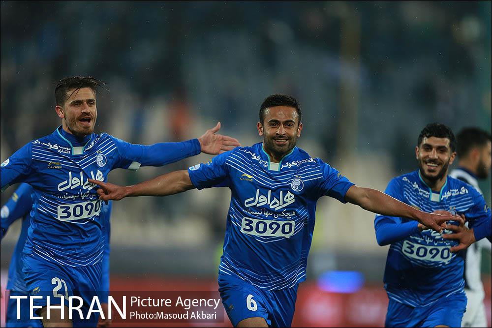 دیدار تیم های فوتبال استقلال تهران و پیکان