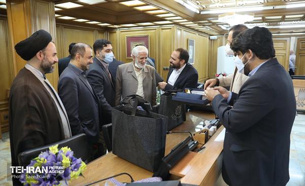 تجلیل شهردار تهران از اعضای شورای شهر به مناسبت هفته شوراها 9