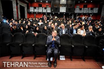 نخستین جشن فارغ التحصیلی ادوار دانشکده خبر 49