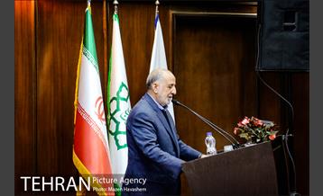 آیین کاشت درخت در بیمارستان شریعتی توسط شهردار تهران 3