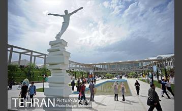 دومین روز از بیست و نهمین نمایشگاه بین المللی کتاب تهران 37