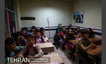 نواختن زنگ مدرسه کودکان کار مرکز پرتو توسط هانیه توسلی 10