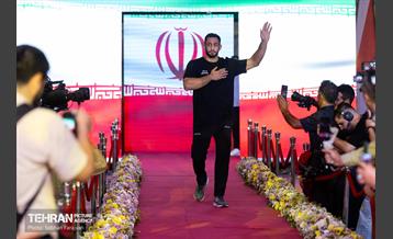 مراسم تجلیل از کشتی‌گیران قهرمان جهان (جشنی برای ایران) 111