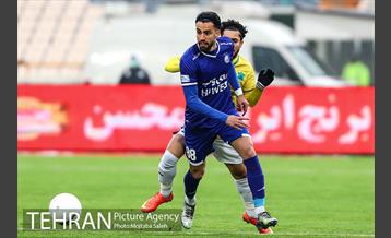 دیدار تیم‌های فوتبال استقلال و صنعت نفت آبادان  6