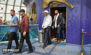 بازدید بیش از ۱۰۰ خانواده شهدای غزه از برج میلاد 14