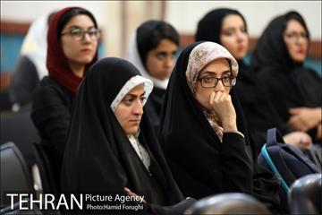 دومین حلقه ادبی پنجره در فرهنگسرای اندیشه 3