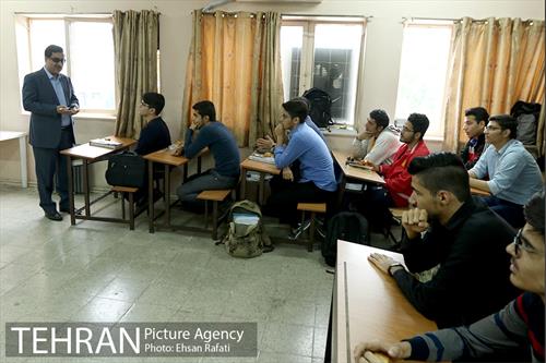 بازدید دکتر حسینی مکارم سرپرست شهرداری تهران از دبیرستان همت 4