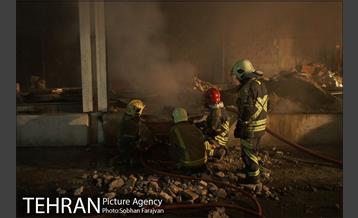 آتش سوزی انبار لوازم خانگی در خیابان 17شهریور 11