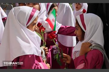 جشن شکوفه‌ها در منطقه ۱1 28