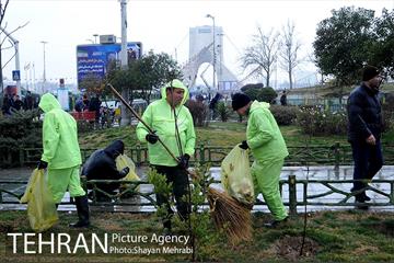 خدمات شهرداری تهران در پایان راهپیمایی یوم الله 22 بهمن 4