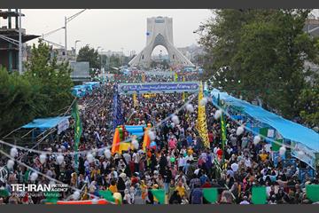 مهمانی ۱۰ کیلومتری عید غدیر در تهران 52