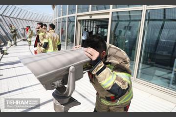 مسابقه پله‌نوردی آتش‌نشانان 11