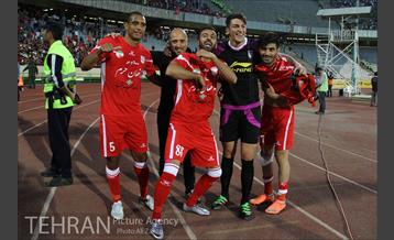 دیدار استقلال و تراکتورسازی در لیگ برتر فوتبال 33