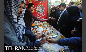 جشنواره فرهنگ ملل، غذا و صنایع دستی در منطقه 10 14