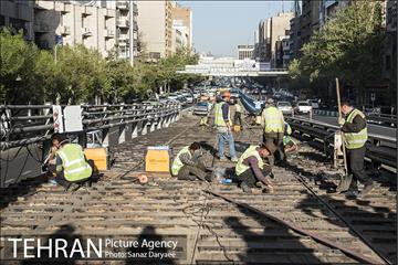 بازدید شهردار تهران از بازسازی پل کریمخان 10