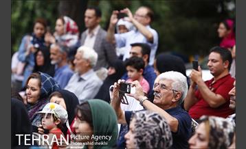 گذر فرهنگی هنری پنجشنبه های بلوار کشاورز 32