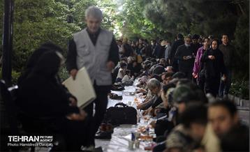 پویش ماه مهربانی و برپایی سفره کریمانه در منطقه 6