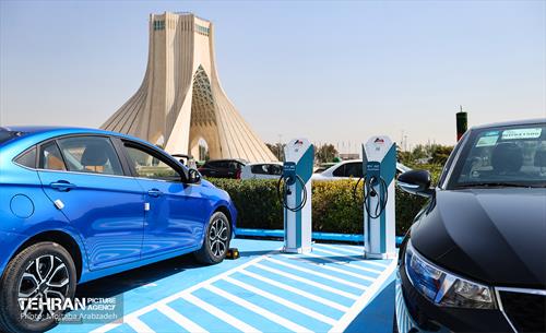 آیین بهره‌برداری از ۱۵ ایستگاه شارژ خودروهای برقی 44