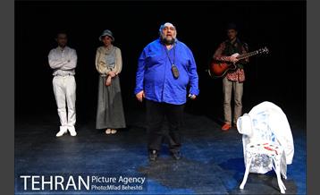 افتتاح تماشاخانه کنش معاصر با اجرای نمایش بازی یالتا‎ 15