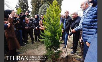 مراسم کاشت نهال در هفته منابع طبیعی (درخت فرهنگ و هنر) 19